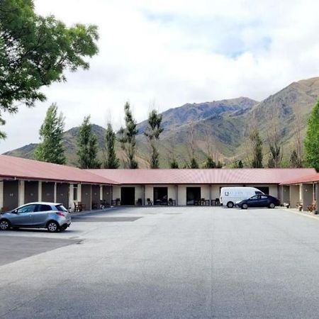 Sierra Motel And Apartments Омарама Экстерьер фото