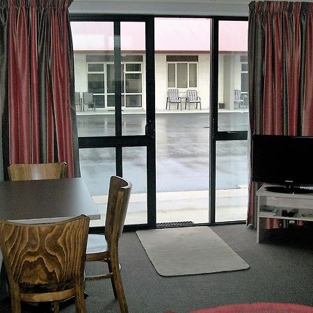 Sierra Motel And Apartments Омарама Экстерьер фото